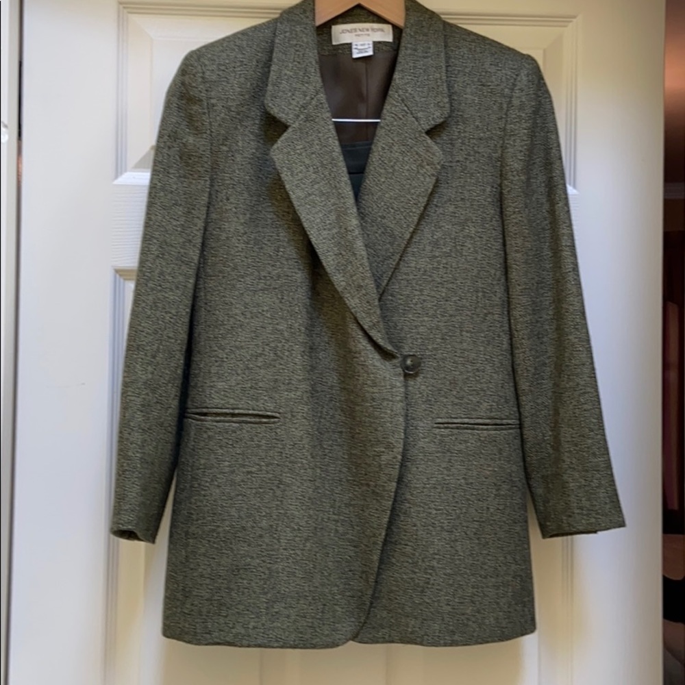 Jones New York 100% wool suit